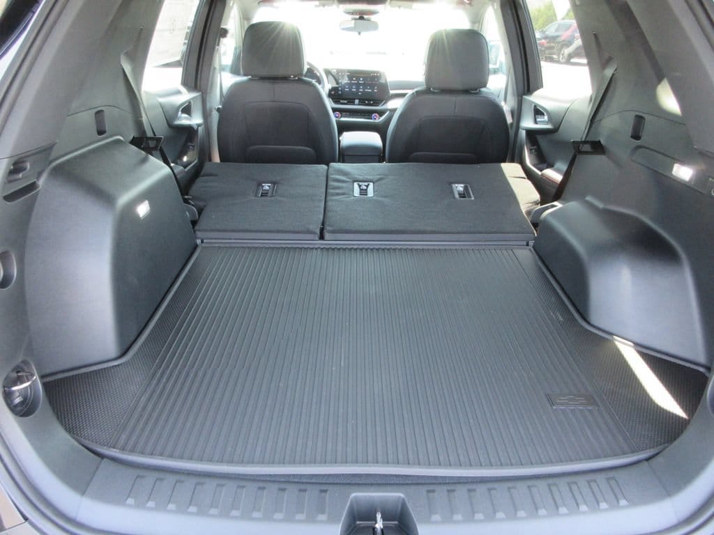 2027 Chevrolet Equinox RS - Photo 12