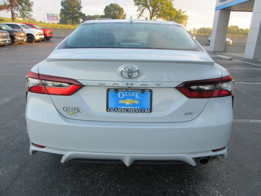 2023 Toyota Camry SE photo 4