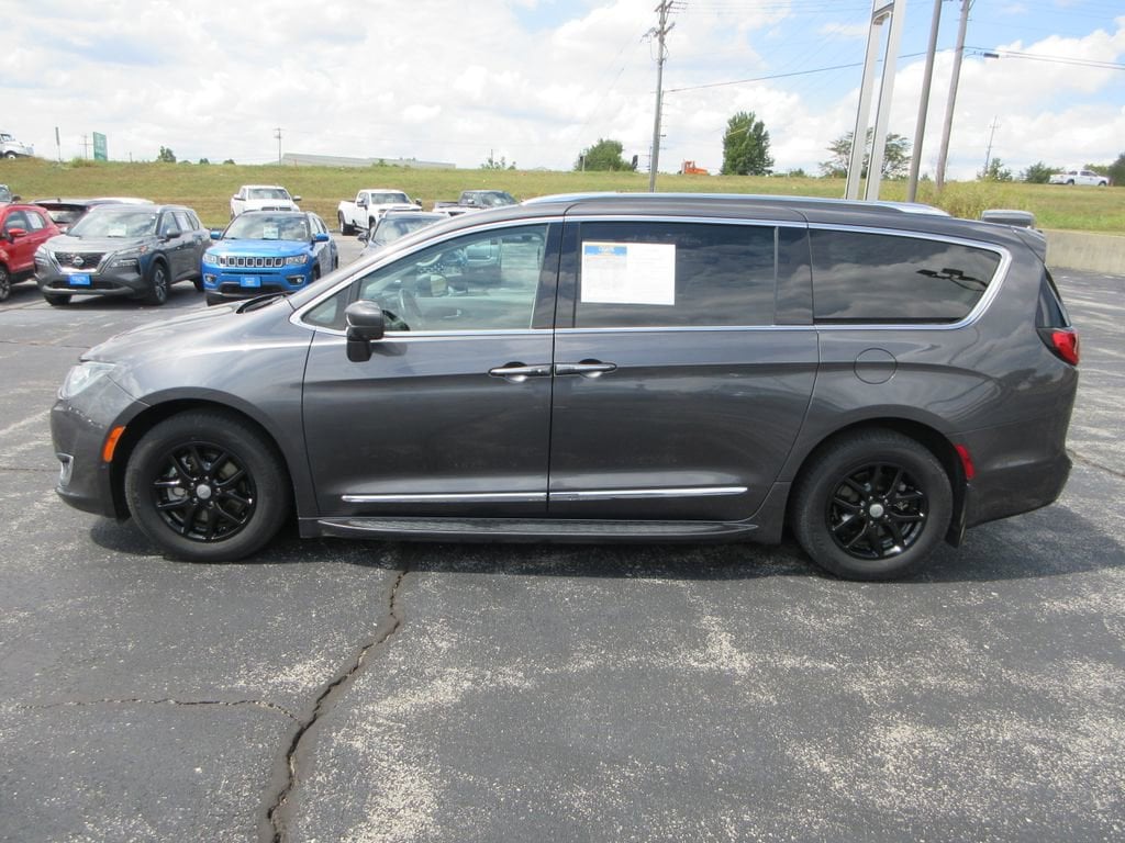 Used 2020 Chrysler Pacifica Touring L with VIN 2C4RC1BG5LR105433 for sale in Ozark, MO