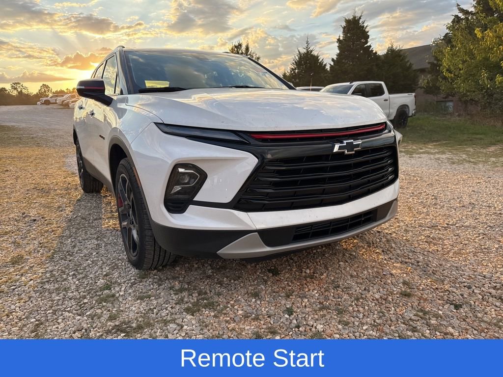2023 Chevrolet Blazer 3LT photo 2