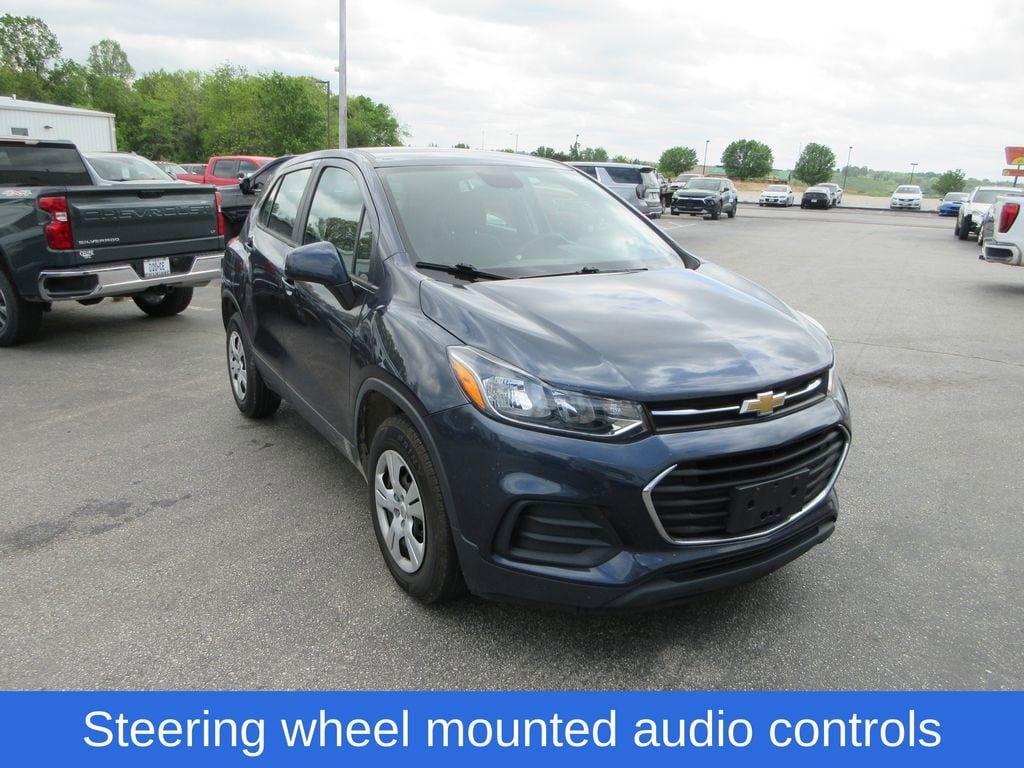Used 2018 Chevrolet Trax LS with VIN 3GNCJKSB7JL419544 for sale in Ozark, MO