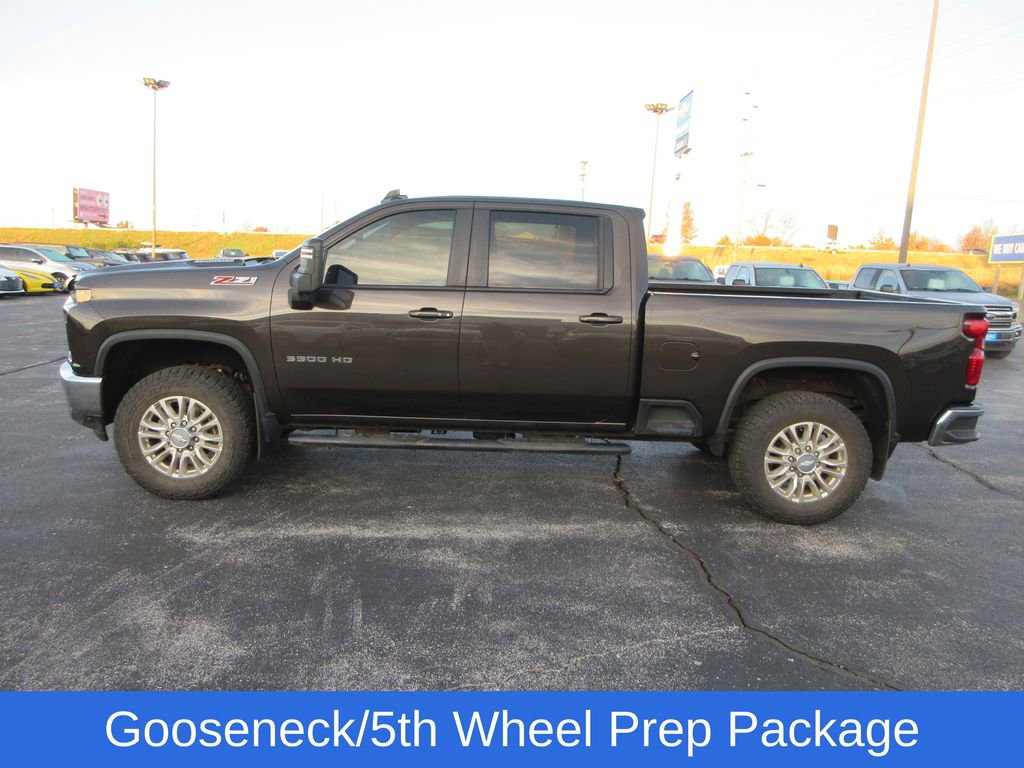 2021 Chevrolet Silverado 3500HD LT photo 2