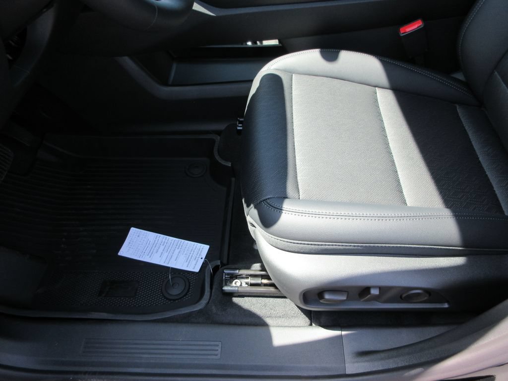 2027 Chevrolet Equinox LT - Photo 20