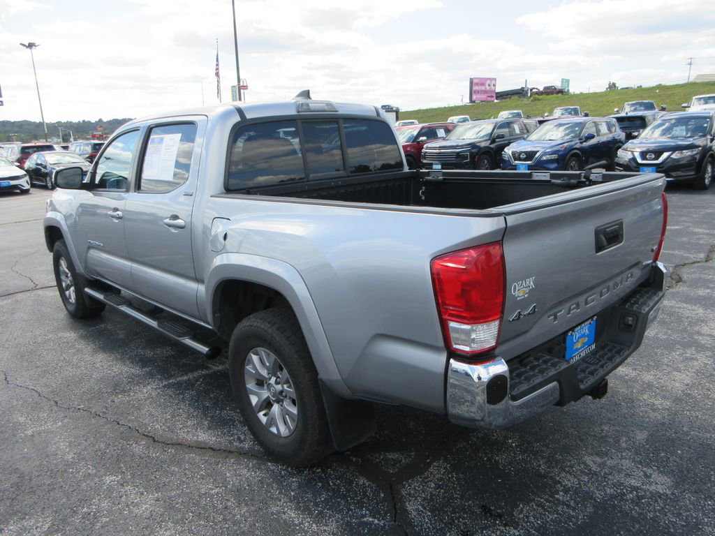 2016 Toyota Tacoma SR5 V6 photo 3