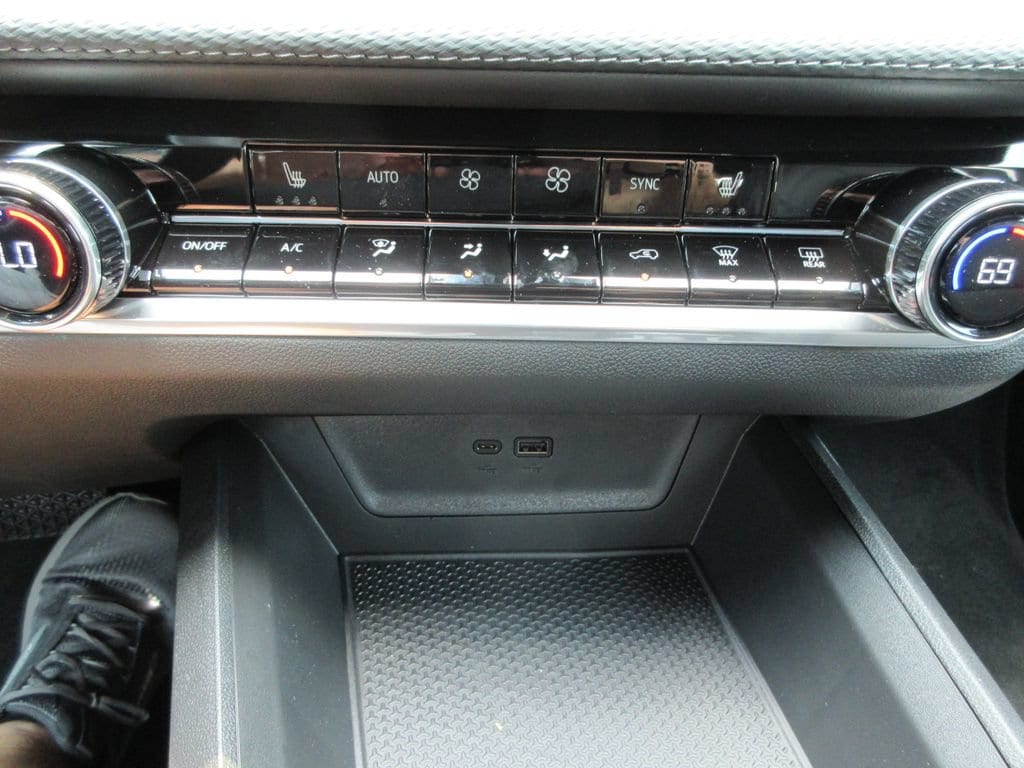 2027 Chevrolet Equinox LT - Photo 31