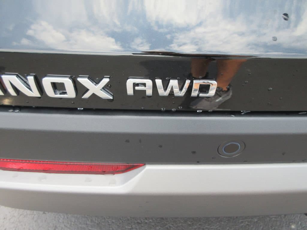 2027 Chevrolet Equinox LT - Photo 11