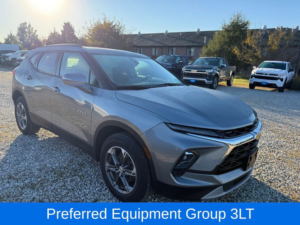 2024 Chevrolet Blazer 3LT photo 2