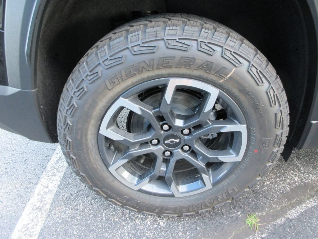 2027 Chevrolet Equinox ACTIV - Photo 10