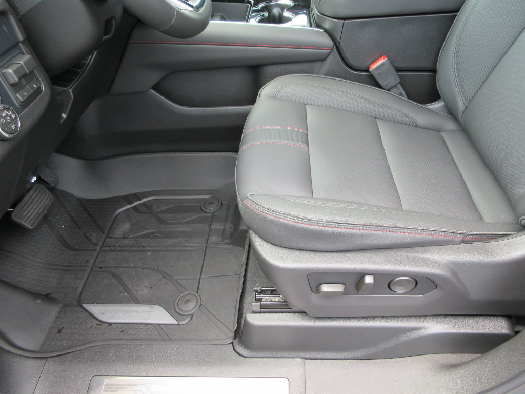 2026 Chevrolet Suburban RST - Photo 22