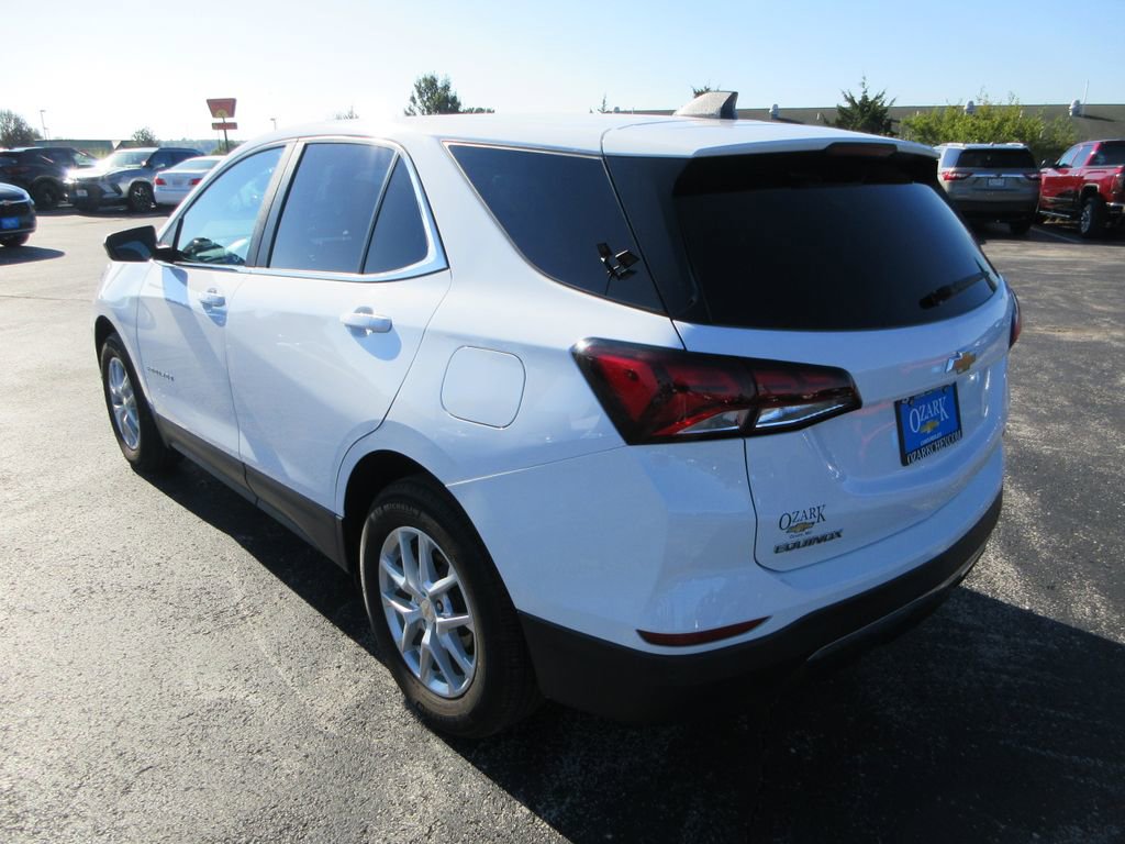 2022 Chevrolet Equinox LT photo 3