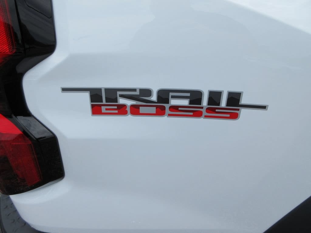 2026 Chevrolet Colorado Trail Boss - Photo 11