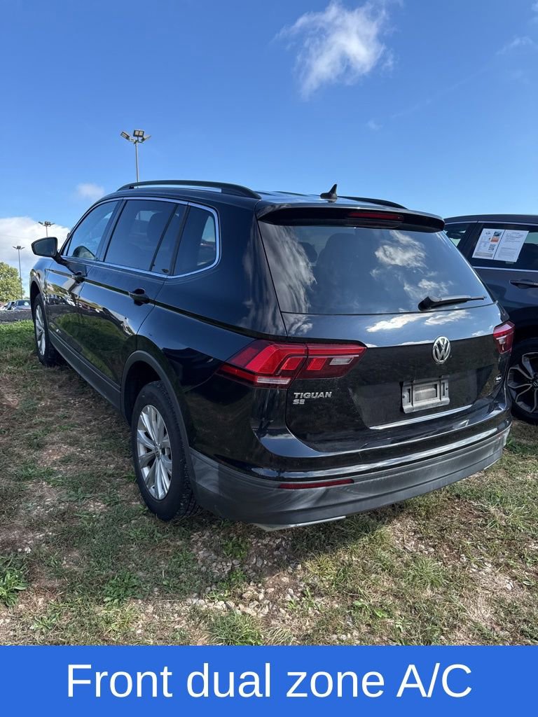 2019 Volkswagen Tiguan SEL R-Line photo 2