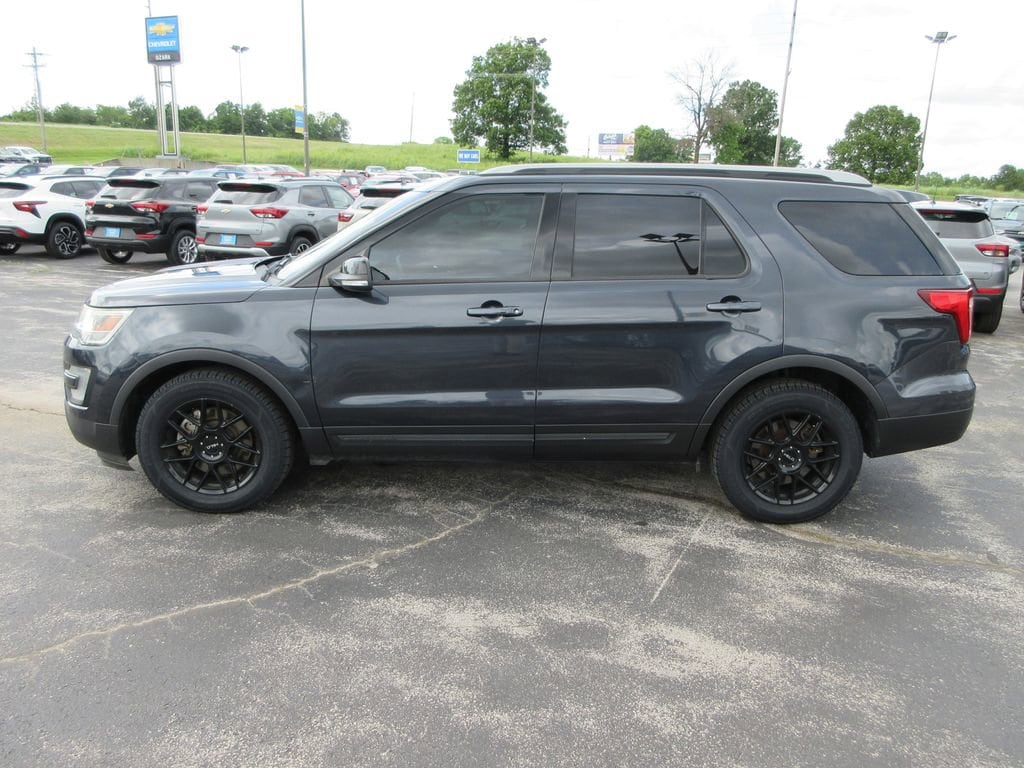Used 2017 Ford Explorer XLT with VIN 1FM5K7D81HGB31252 for sale in Ozark, MO