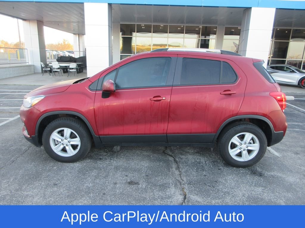 Used 2022 Chevrolet Trax LT with VIN KL7CJPSM9NB526560 for sale in Ozark, MO