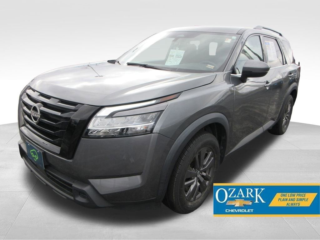 2022 Nissan Pathfinder SV's photo