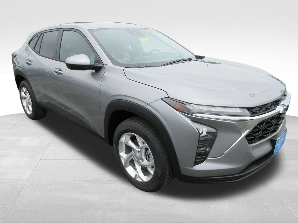 2026 Chevrolet Trax LS - Photo 7