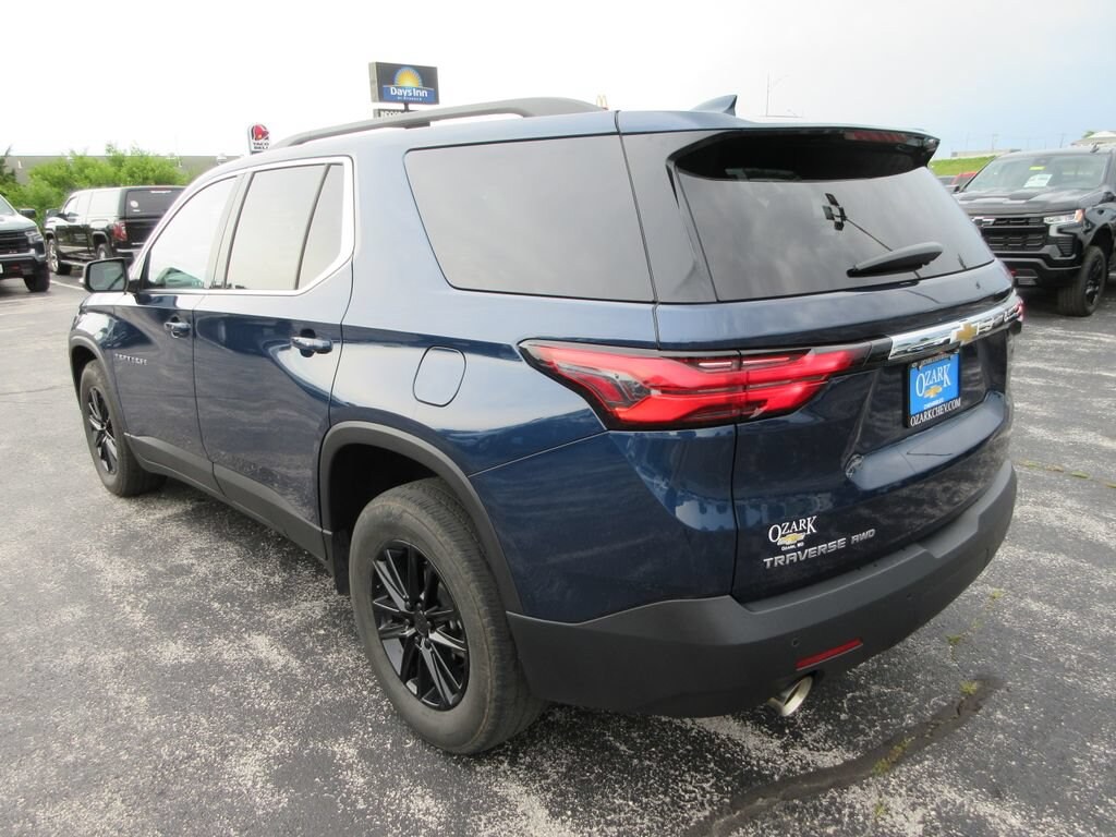 Used 2023 Chevrolet Traverse LT Cloth SUV