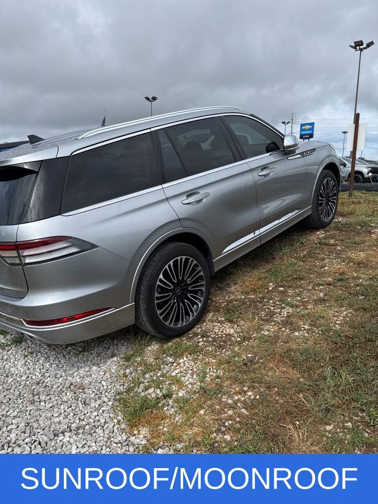 2021 Lincoln Aviator Black Label photo 3