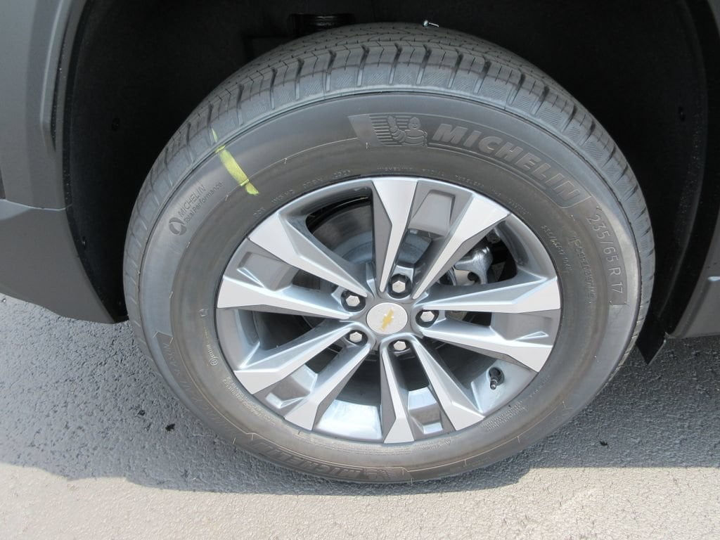 2027 Chevrolet Equinox LT - Photo 10