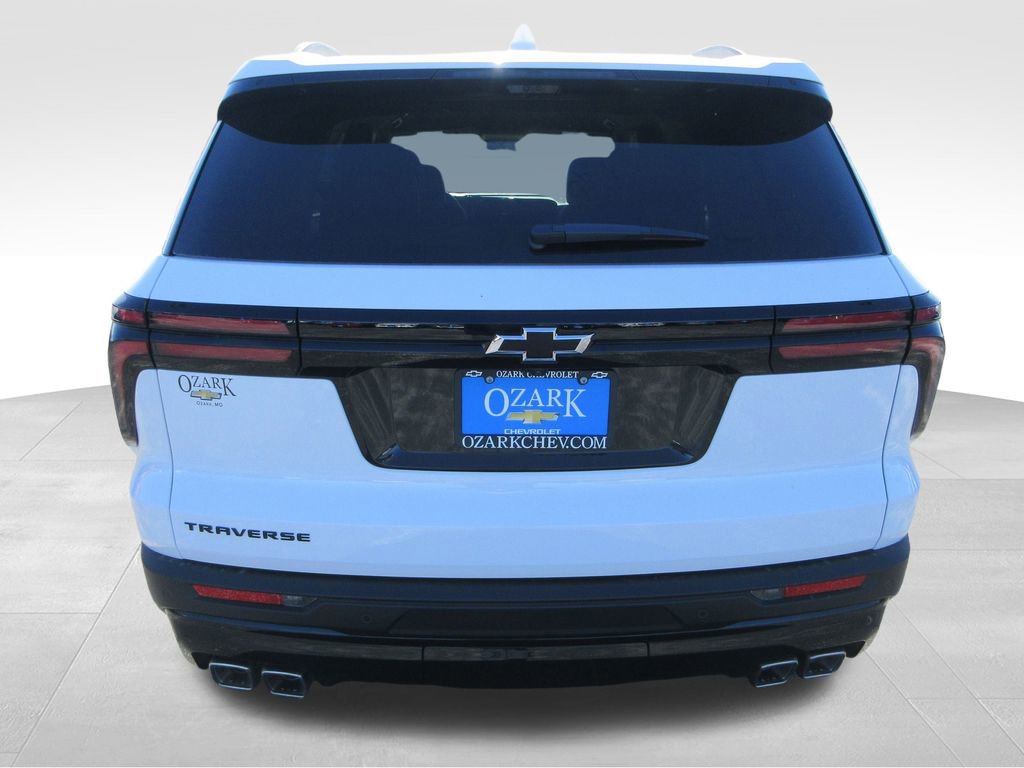 2026 Chevrolet Traverse photo 3