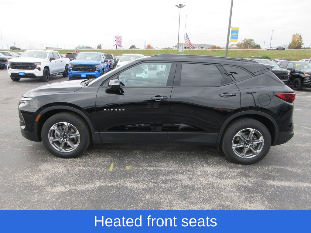 2023 Chevrolet Blazer 3LT photo 2