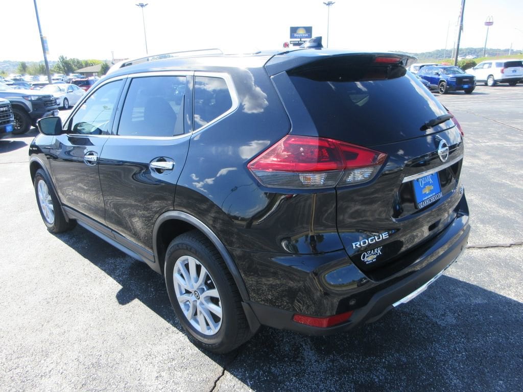 2020 Nissan Rogue SV AWD photo 3