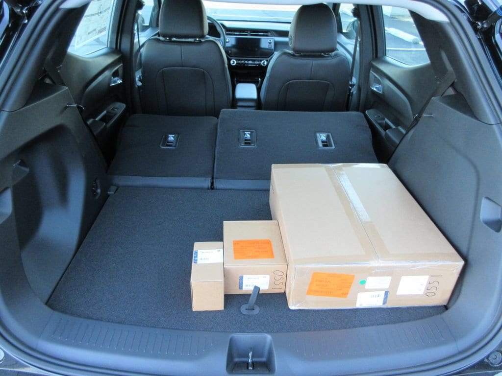 2027 Chevrolet Bolt RS - Photo 11