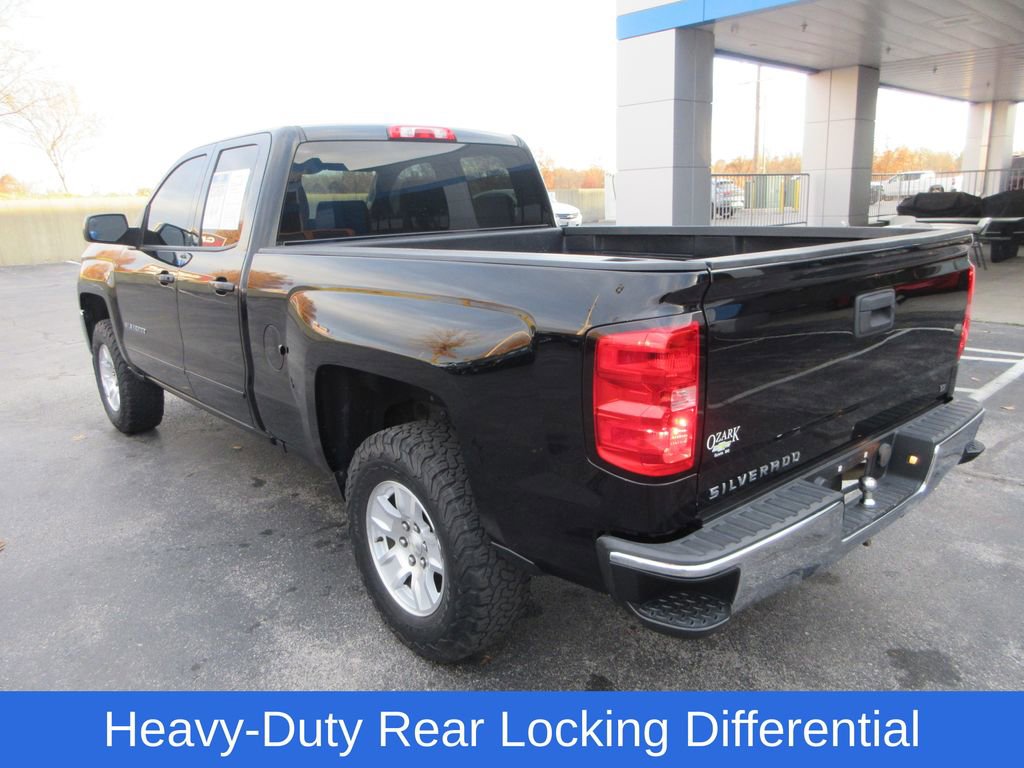 2018 Chevrolet Silverado LT photo 3