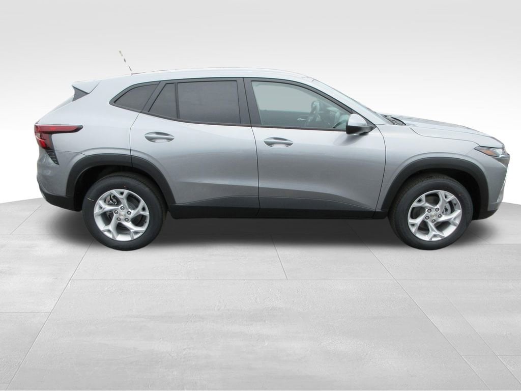 2026 Chevrolet Trax LS - Photo 6