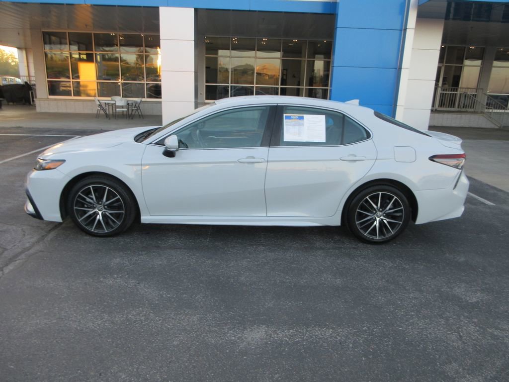 2023 Toyota Camry SE photo 2
