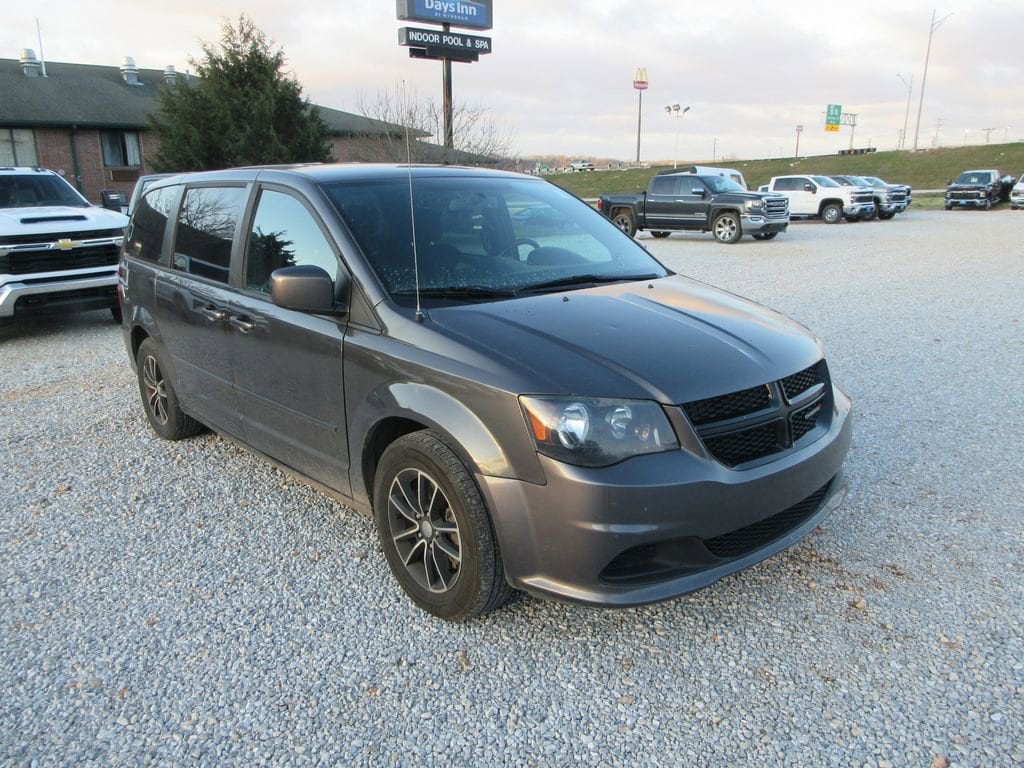 Used 2017 Dodge Grand Caravan SE Plus with VIN 2C4RDGBG4HR602075 for sale in Ozark, MO