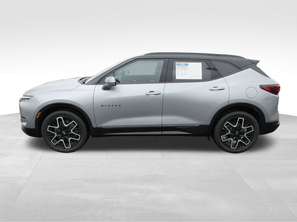 2023 Chevrolet Blazer RS - Photo 2