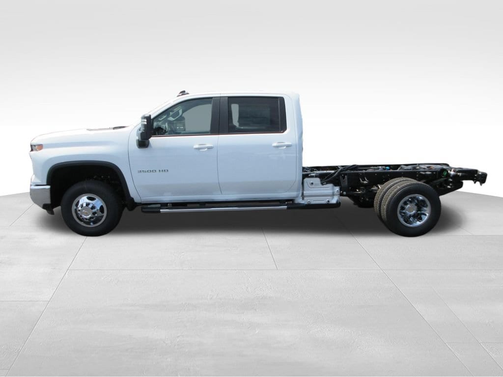 New 2026 Chevrolet Silverado 3500 HD Chassis Cab LT Truck