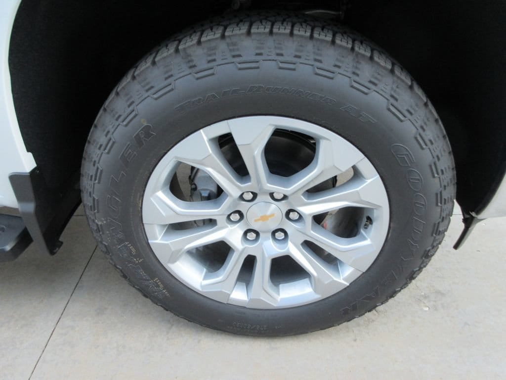 2026 Chevrolet Silverado 1500 LTZ - Photo 10