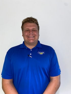 Staff member BILLIE from 637c7d64e873