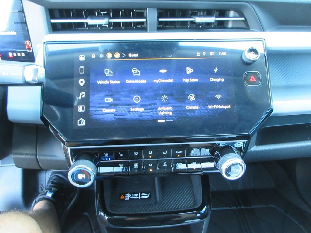 2027 Chevrolet Bolt RS - Photo 32