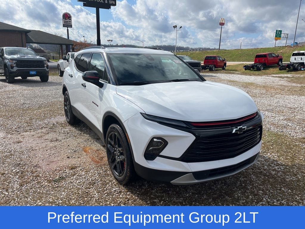 2024 Chevrolet Blazer 2LT photo 2