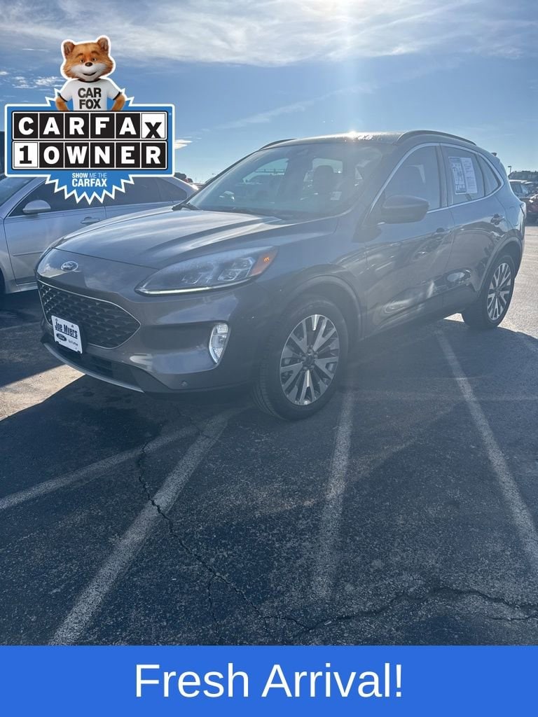 2022 Ford Escape Titanium's photo
