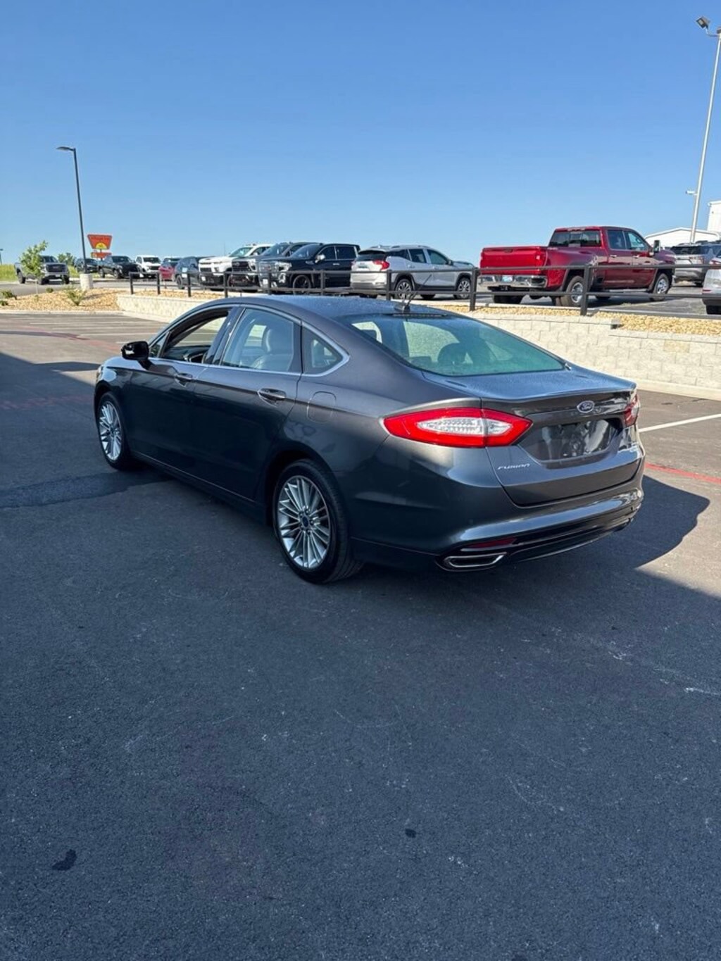 Used 2015 Ford Fusion SE Sedan