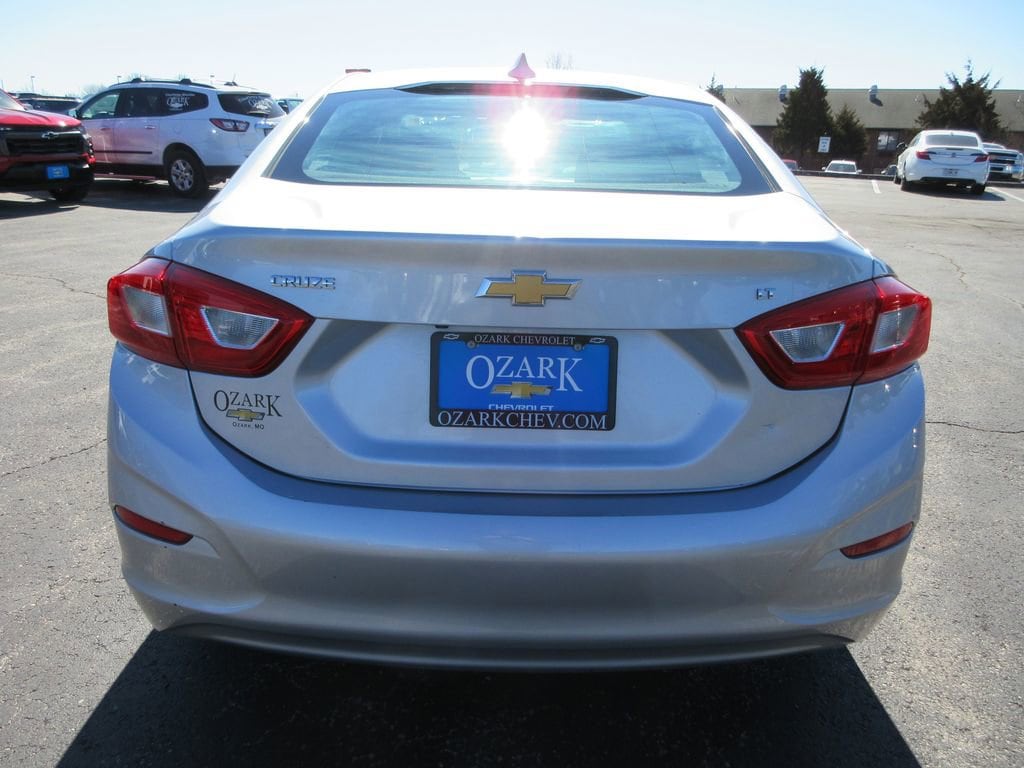 Used 2017 Chevrolet Cruze LT Car