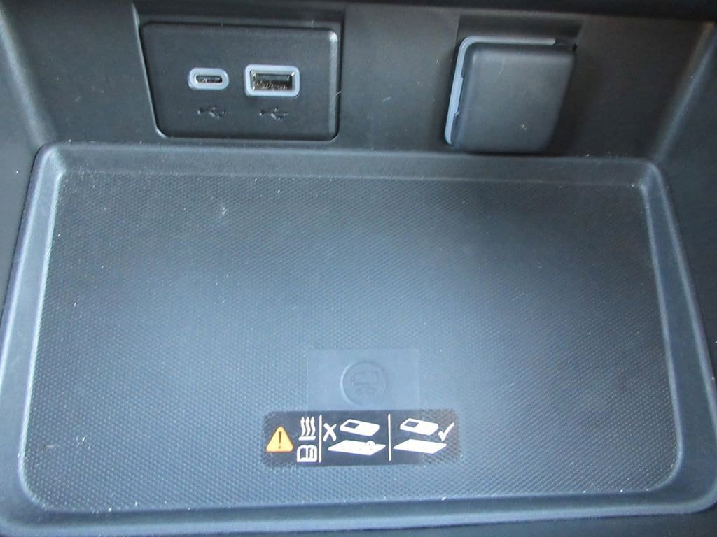 2024 Chevrolet Suburban Z71 - Photo 32