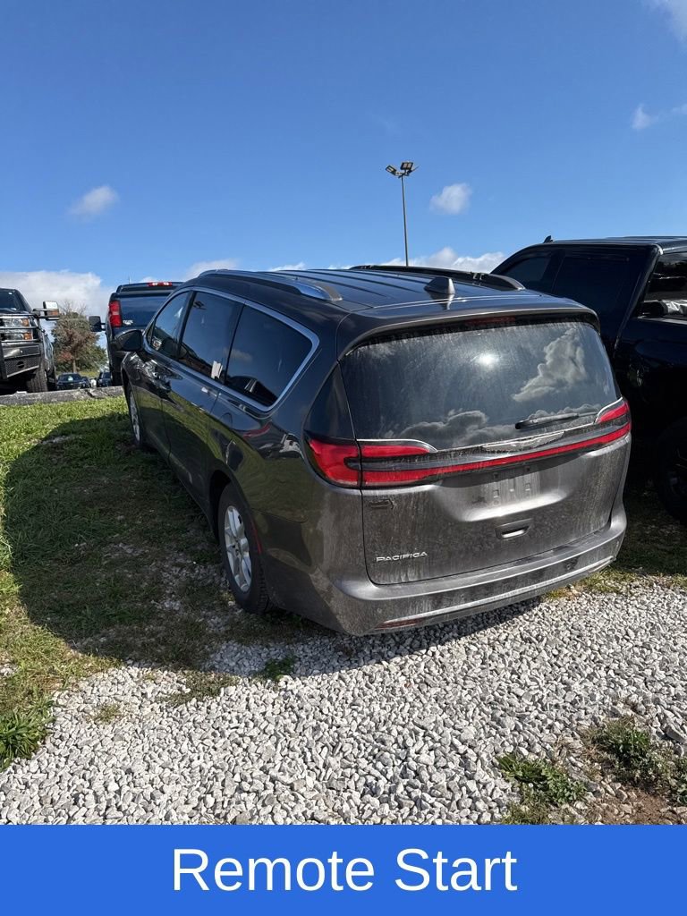 2021 Chrysler Pacifica Touring L photo 2