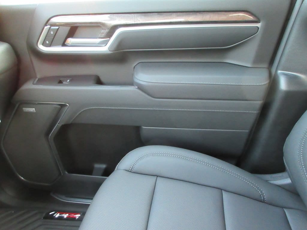2026 Chevrolet Silverado 3500 HD LTZ - Photo 39