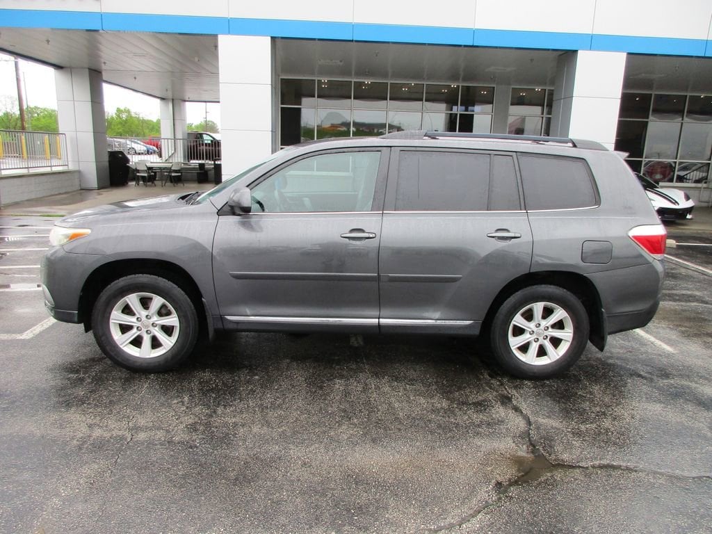 Used 2011 Toyota Highlander Base with VIN 5TDZA3EH4BS011782 for sale in Ozark, MO