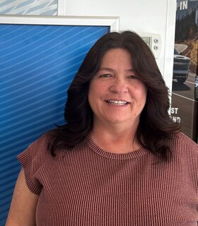 Staff member SHERYL from a658030ad523