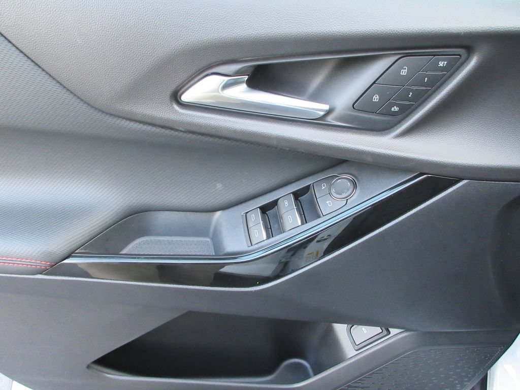 2027 Chevrolet Equinox RS - Photo 23