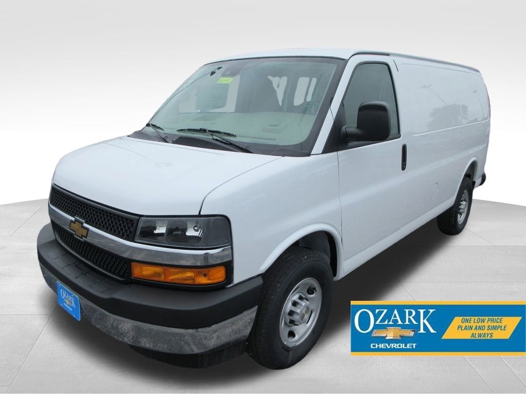 2026 Chevrolet Express 2500 Work Van HD's photo