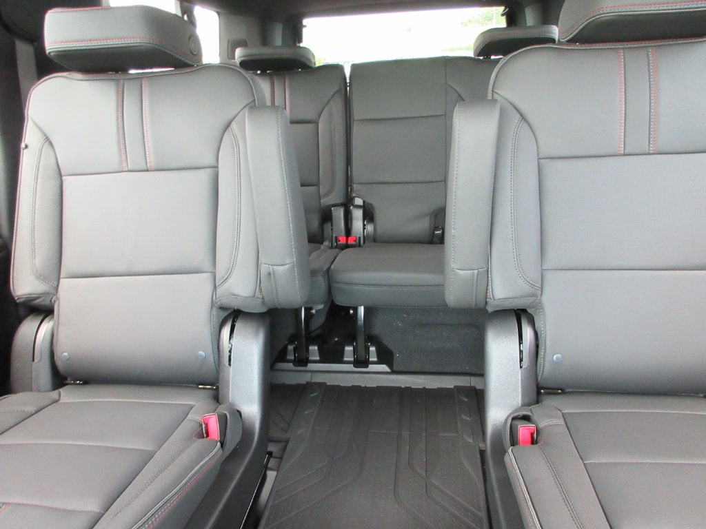 2026 Chevrolet Suburban RST - Photo 21