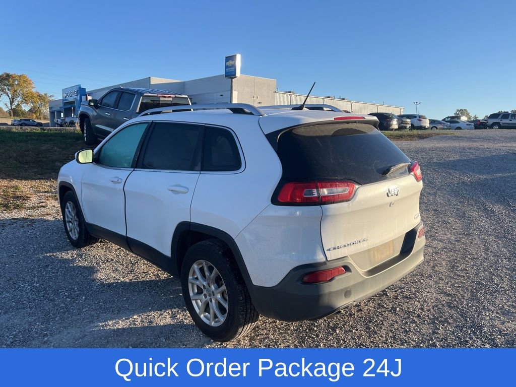 2018 Jeep Cherokee Latitude photo 2