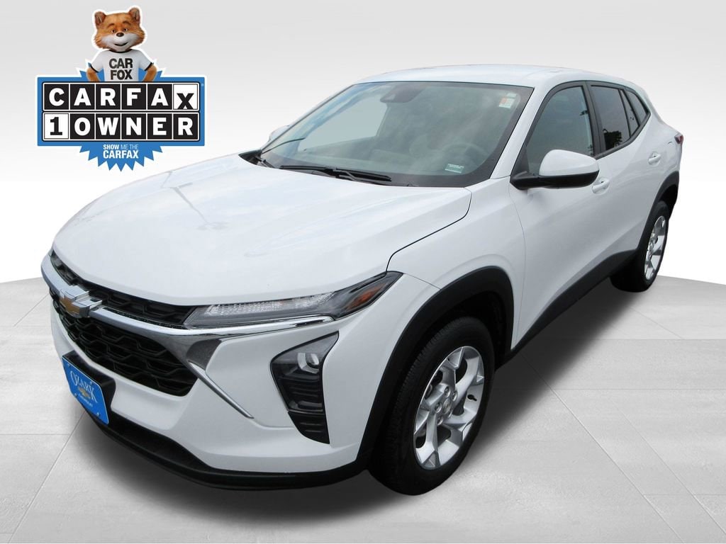 2025 Chevrolet Trax LS's photo